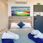 Stylish Penthouse Bay Square 5 *