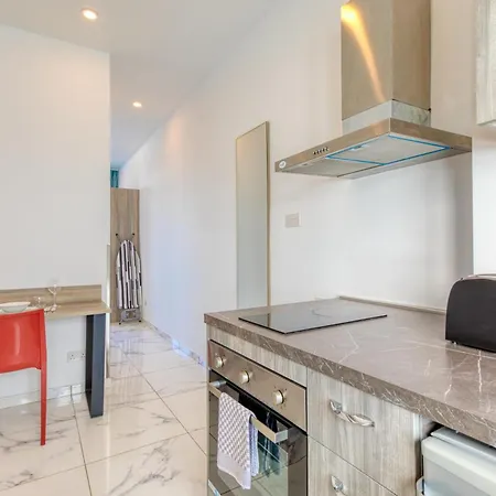 דירה Stylish Penthouse Bay Square 5