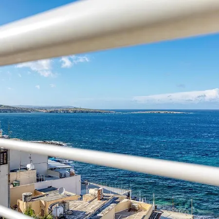 Stylish Penthouse Bay Square 5 דירה *