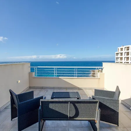 Stylish Penthouse Bay Square 5 Apartment St. Paul's Bay