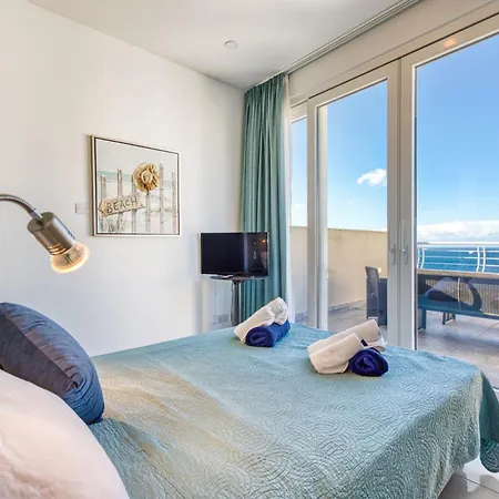 Stylish Penthouse Bay Square 5 דירה *