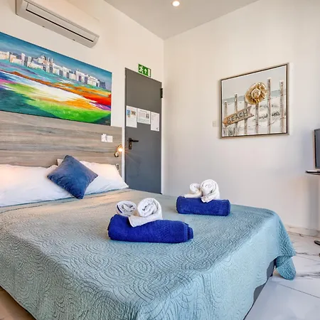 Stylish Penthouse Bay Square 5 St Paul's Bay