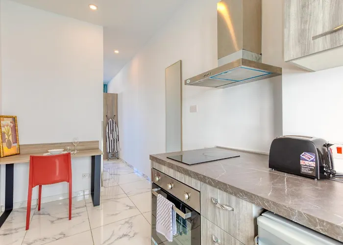 Lejlighed Stylish Penthouse Bay Square 5