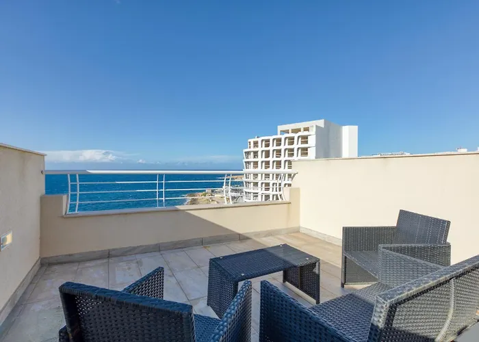 Stylish Penthouse Bay Square 5