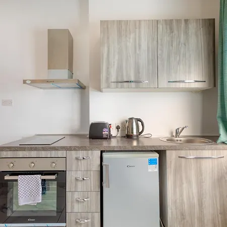 Apartament Stylish Penthouse Bay Square 5 *